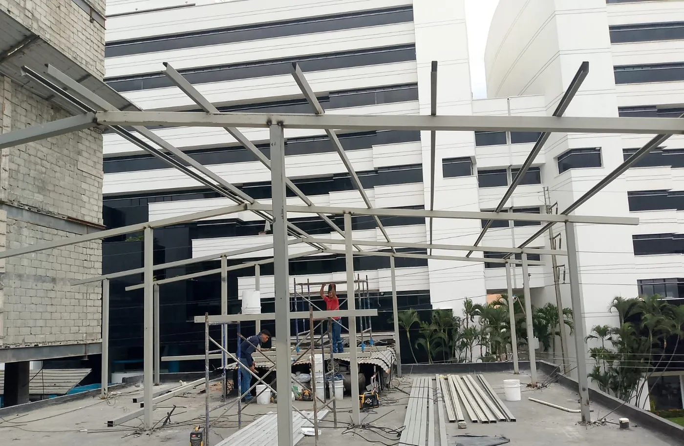 Cubierta de panel metálico — Cubiertas metálicas | NIVEL JM
